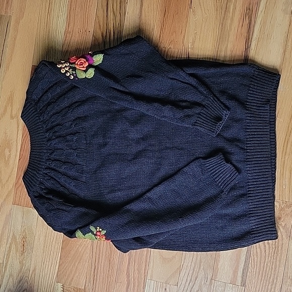 Seprate Issue Vintage Black Cableknit Sweater with Spring Flowers - Picture 6 of 9